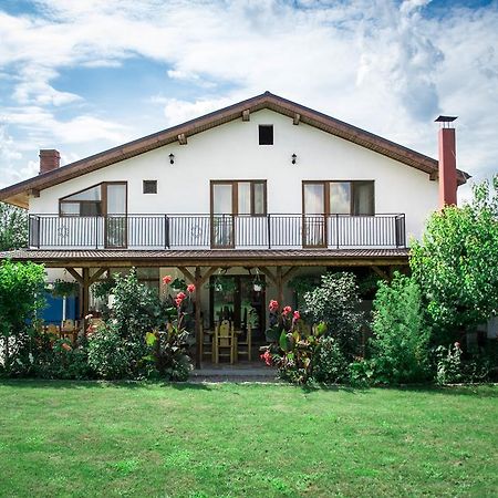 Отель Casa Diana Комана Экстерьер фото